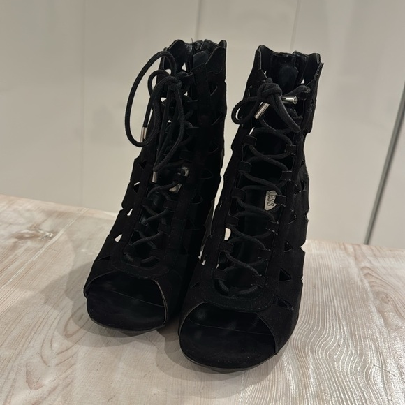 Guess open toe booties - Picture 3 of 7